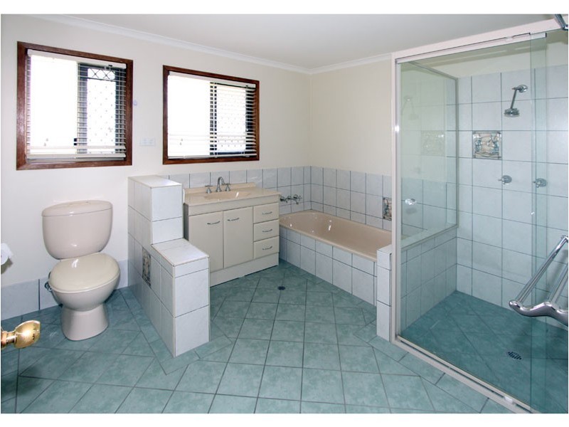 2 Cooba Street, Middle Park QLD 4074