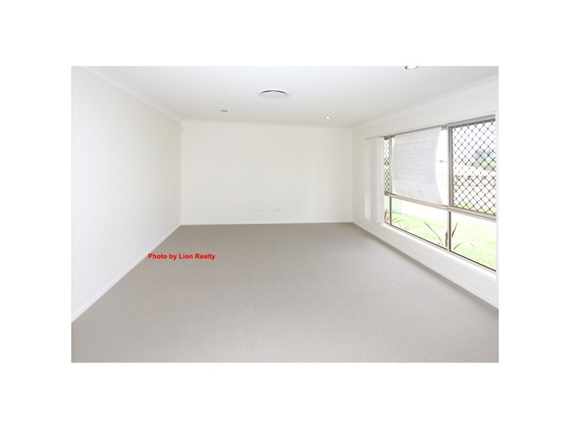 15 Linfield Street, Hillcrest QLD 4118