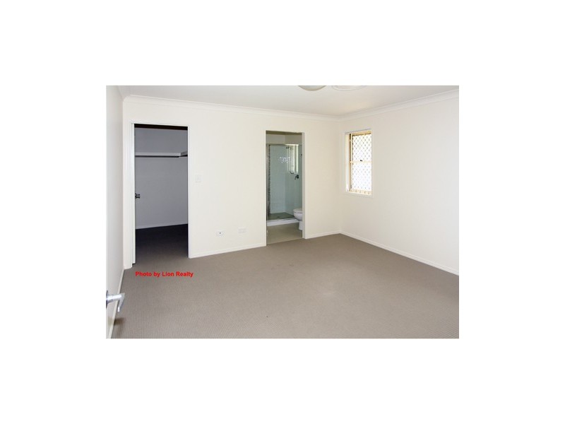 15 Linfield Street, Hillcrest QLD 4118