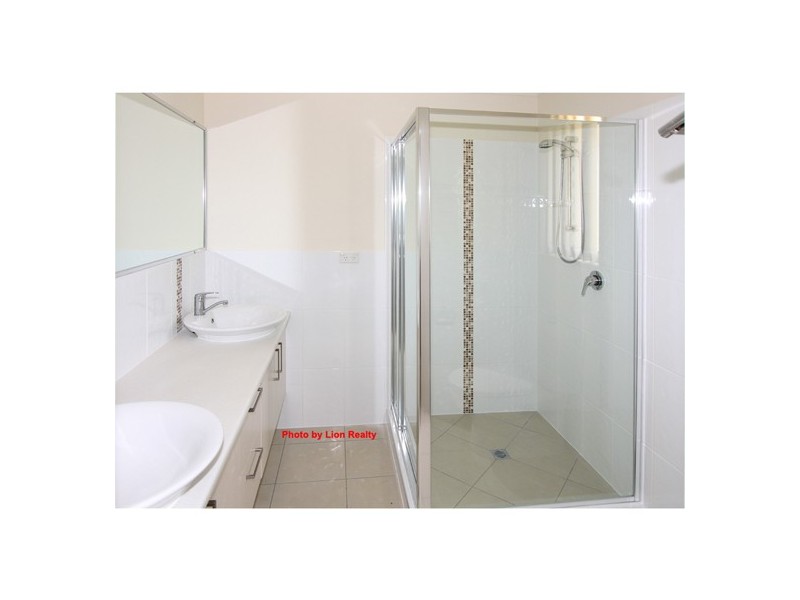 15 Linfield Street, Hillcrest QLD 4118