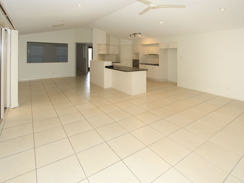 14 Nullarbor Cct., Forest Lake QLD 4078