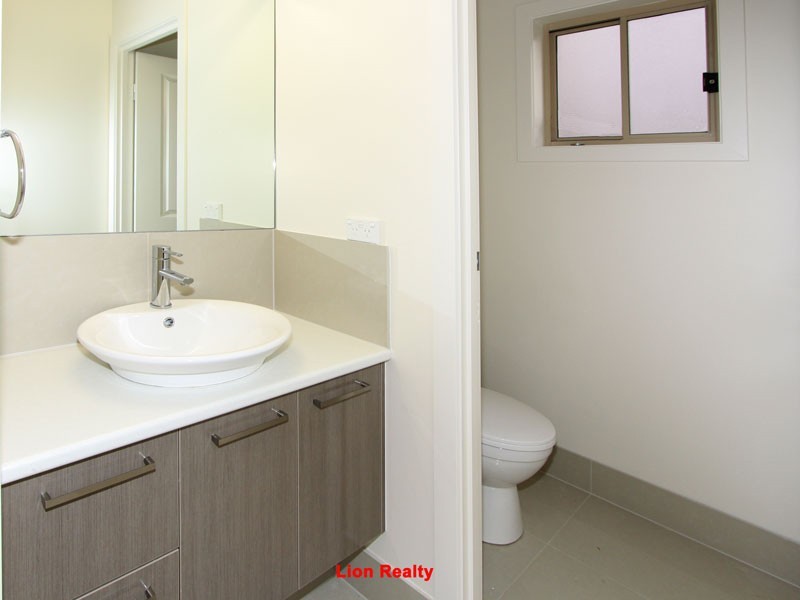 7B Gamenya Drive, Springwood QLD 4127