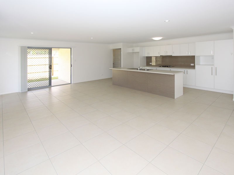 3 Fred Pham Crescent, Doolandella QLD 4077