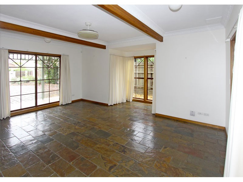 16 Tobin Street, Middle Park QLD 4074