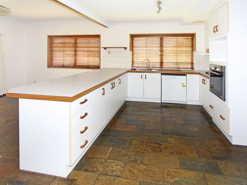 16 Tobin Street, Middle Park QLD 4074