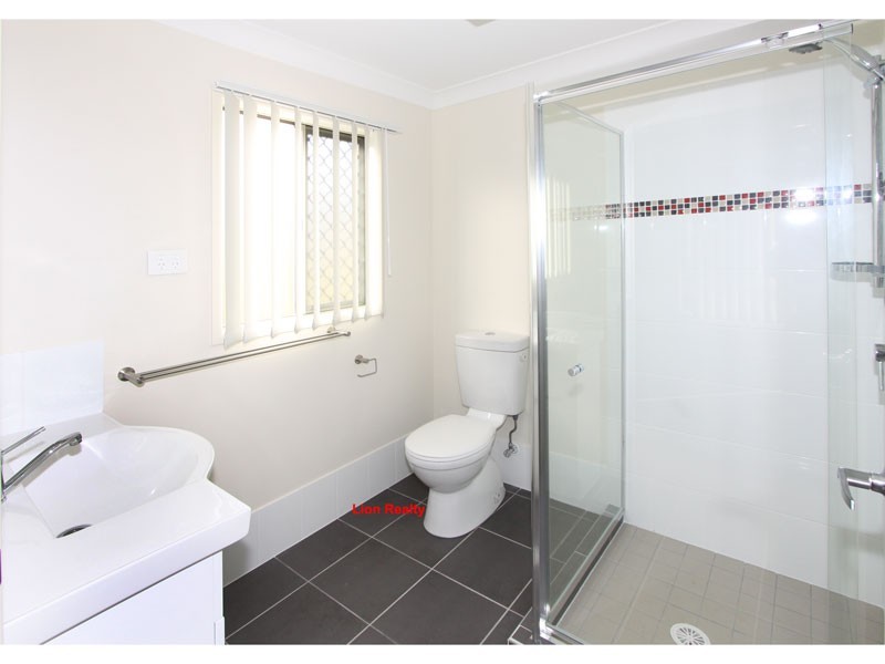 100 High Street, Blackstone QLD 4304