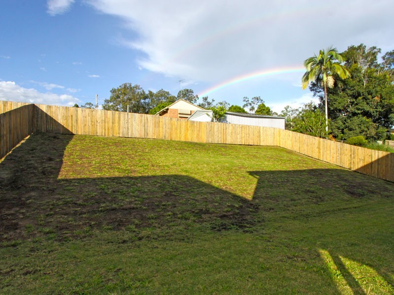 100 High Street, Blackstone QLD 4304