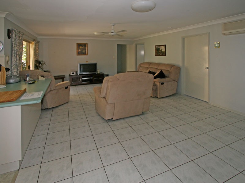 27 Leopard Tree, Sinnamon Park QLD 4073