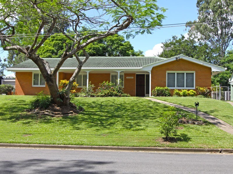 14 Mount Ommaney Drive, Jindalee QLD 4074