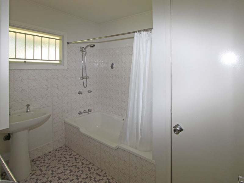 14 Mount Ommaney Drive, Jindalee QLD 4074