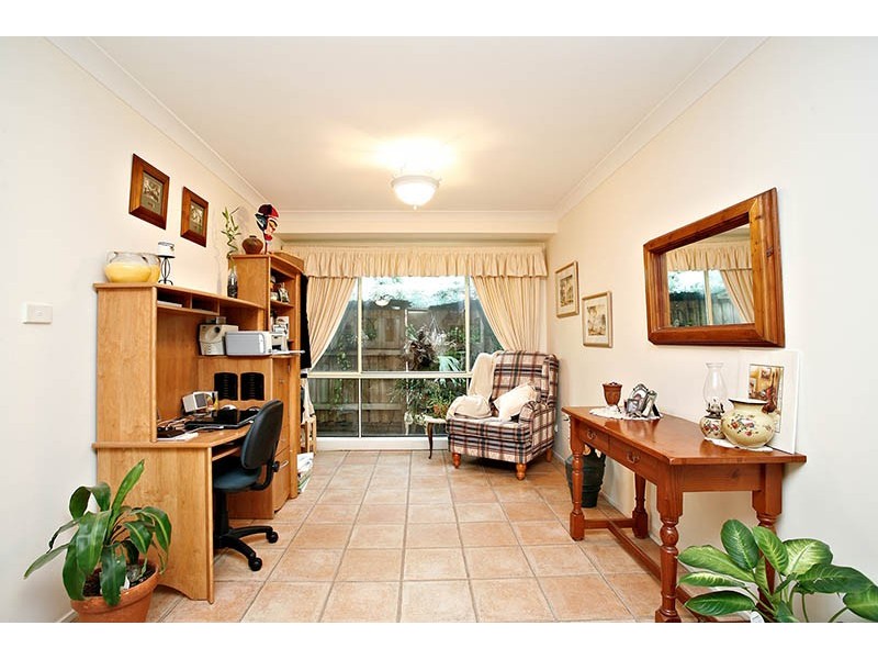 24 Castlerock Court, Wattle Grove NSW 2173