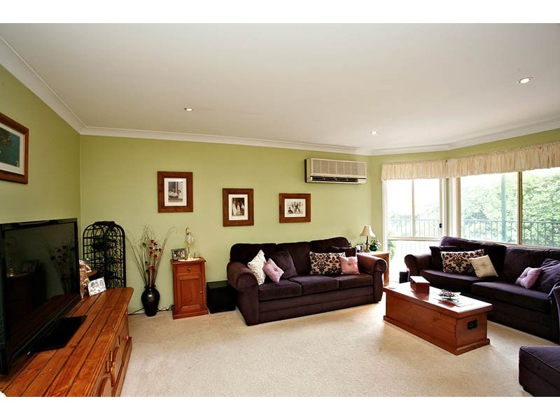 24 Castlerock Court, Wattle Grove NSW 2173