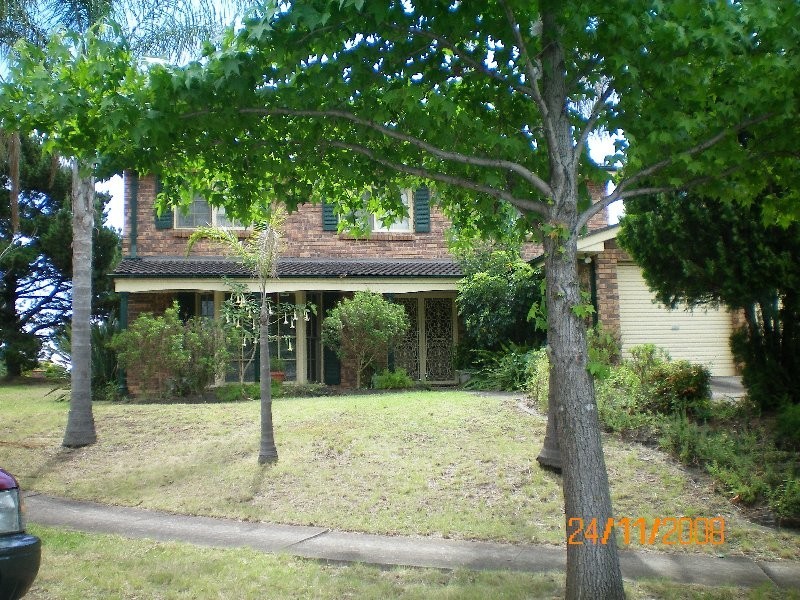 10 Malinya Crescent, Moorebank NSW 2170