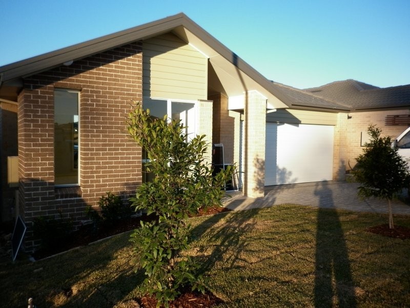 13 Connellan Avenue, Middleton Grange NSW 2171