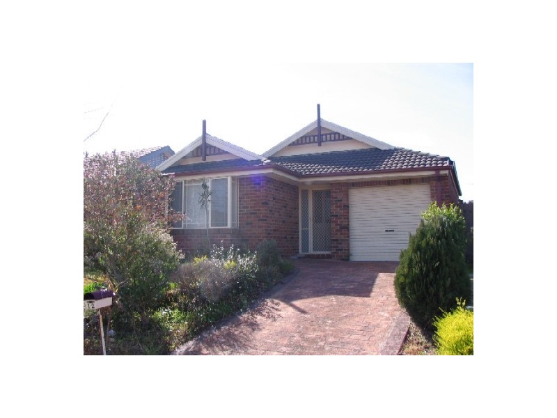 12 Glengyle Court, Wattle Grove NSW 2173