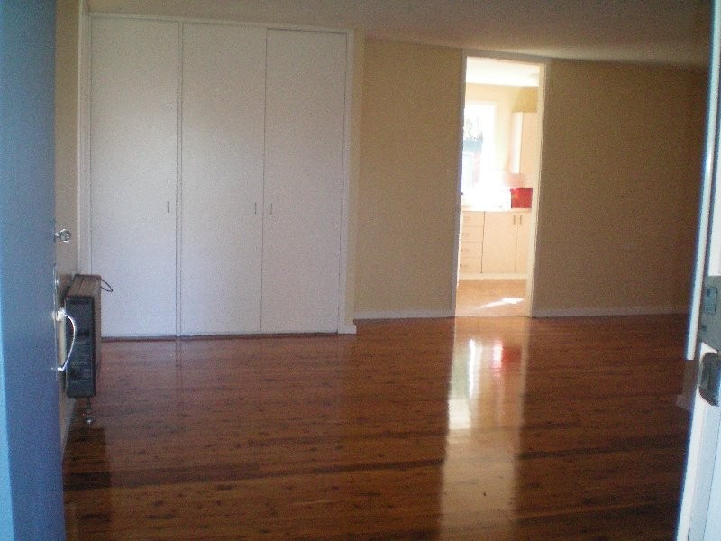 8 Rix Avenue, Hammondville NSW 2170