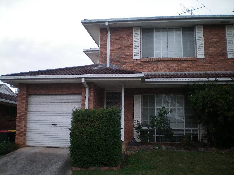 18/4 Jacquinot Place, Glenfield NSW 2167