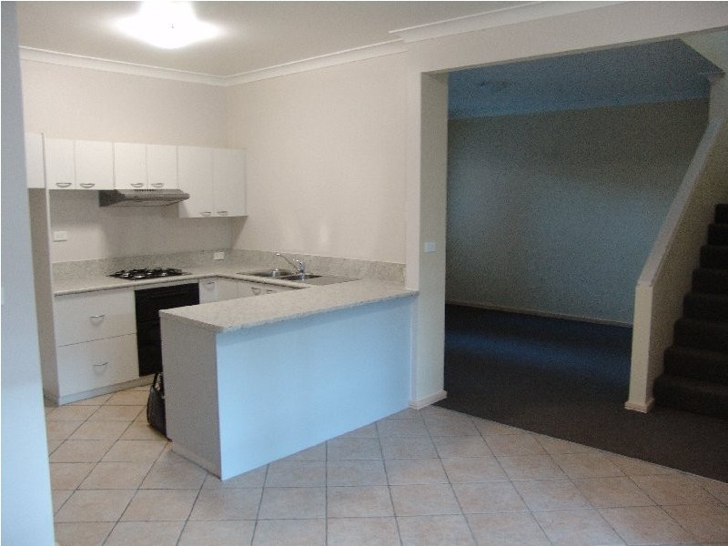 6/20 Continua Court, Wattle Grove NSW 2173