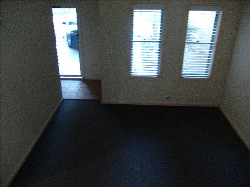 6/20 Continua Court, Wattle Grove NSW 2173