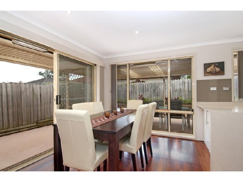 27 Burdekin Crt, Wattle Grove NSW 2173