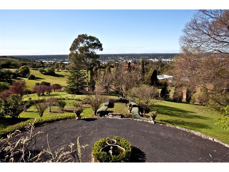 5 Blomfield Rd, Denham Court NSW 2565