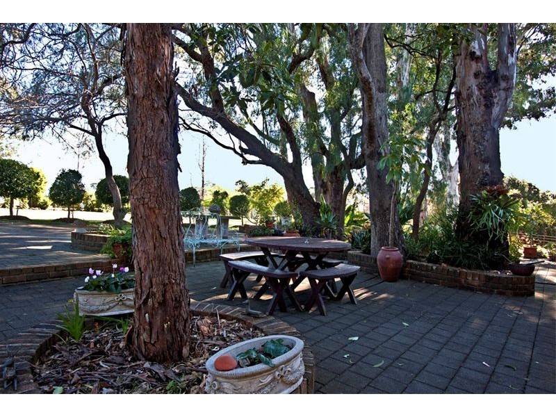 5 Blomfield Rd, Denham Court NSW 2565