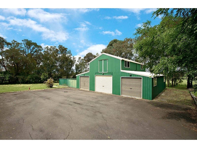 3 Wood Rd, Denham Court NSW 2565