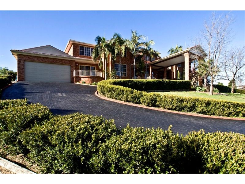 13 Blomfield St, Denham Court NSW 2565