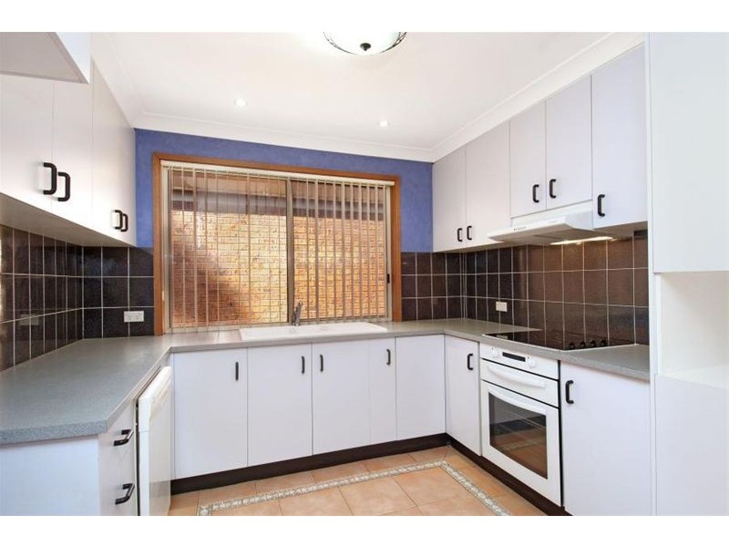 24 Gatley Crt, Wattle Grove NSW 2173