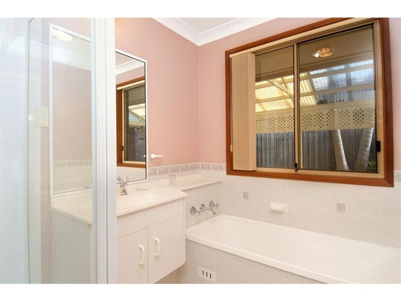 24 Gatley Crt, Wattle Grove NSW 2173