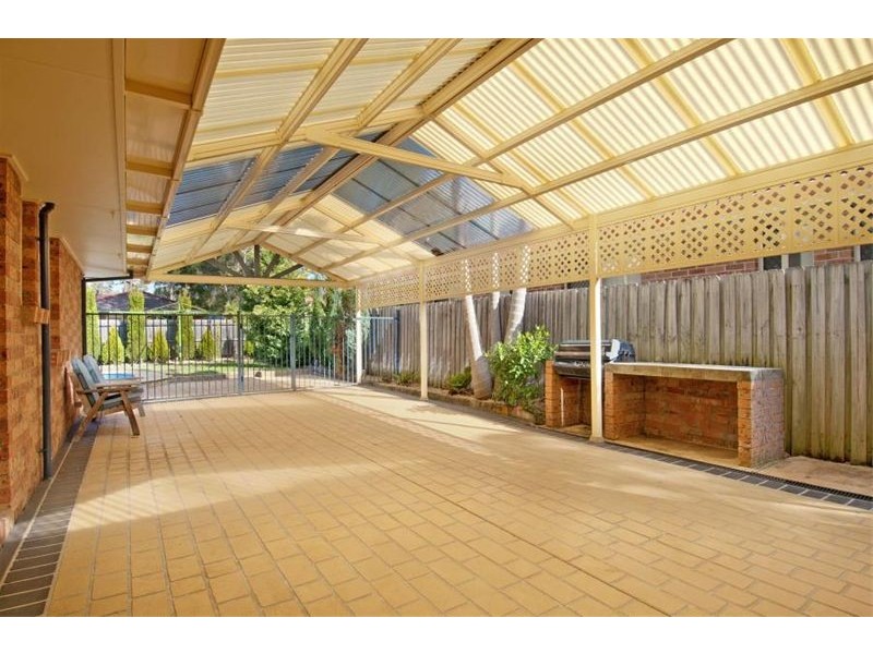 24 Gatley Crt, Wattle Grove NSW 2173