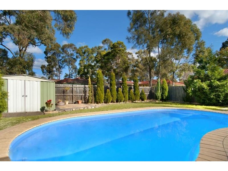 24 Gatley Crt, Wattle Grove NSW 2173