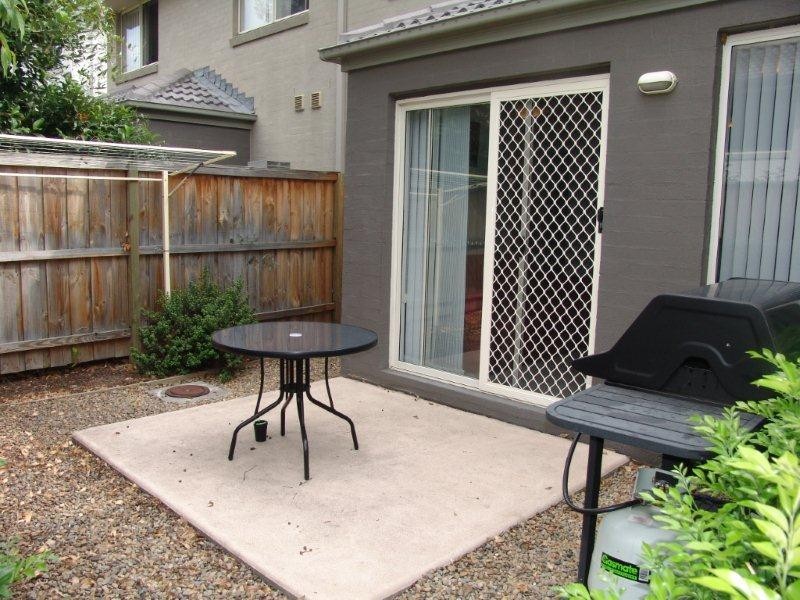 9 Morningside Pde, Holsworthy NSW 2173