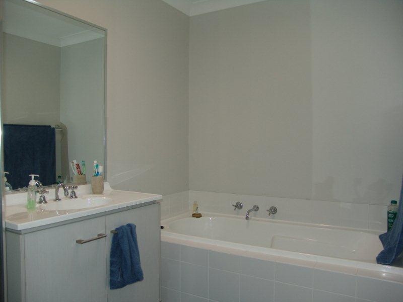 9 Morningside Pde, Holsworthy NSW 2173