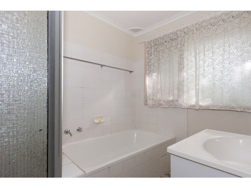 23 Fitzgerald Ave, Hammondville NSW 2170