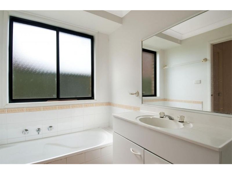 36 Baldini Cl, Hinchinbrook NSW 2168