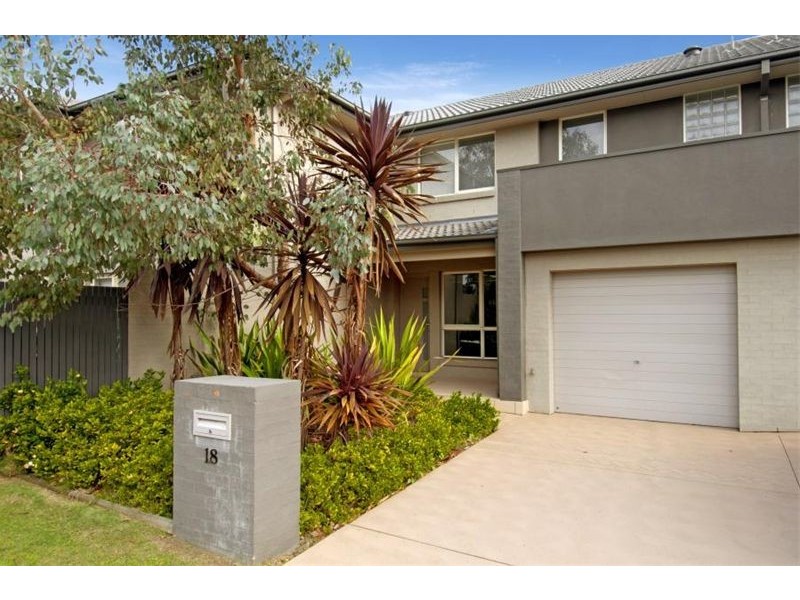 18 Morningside Pde, Holsworthy NSW 2173