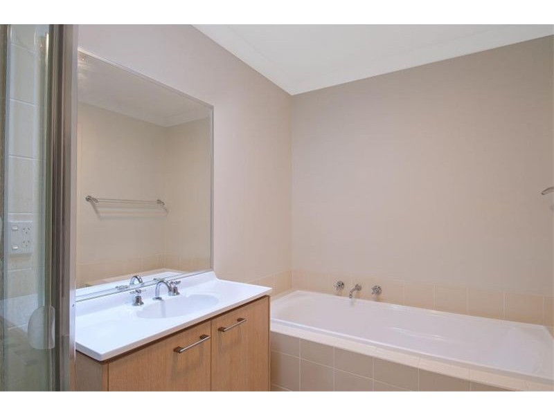 18 Morningside Pde, Holsworthy NSW 2173