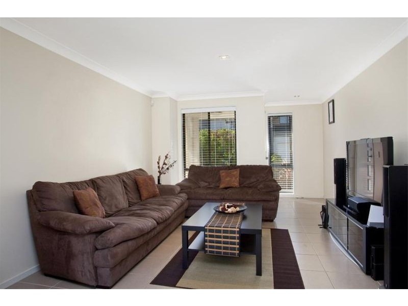 28 Whitfield Pde, Hammondville NSW 2170