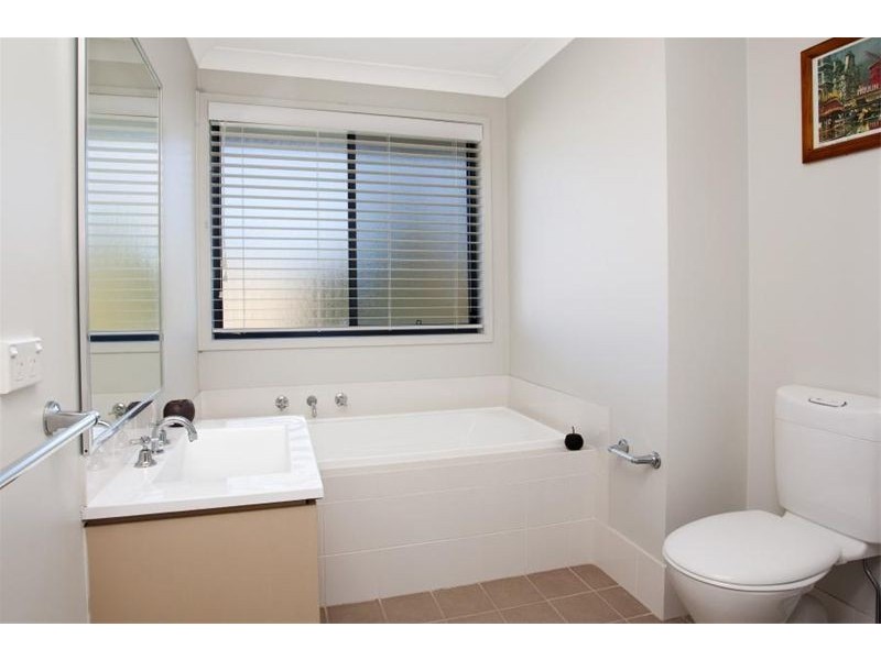 28 Whitfield Pde, Hammondville NSW 2170