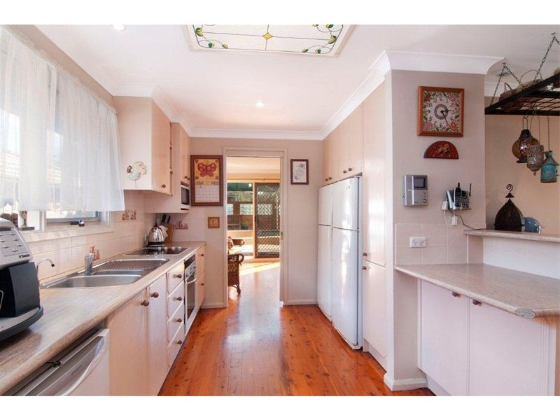 12 Paine Ave, Moorebank NSW 2170