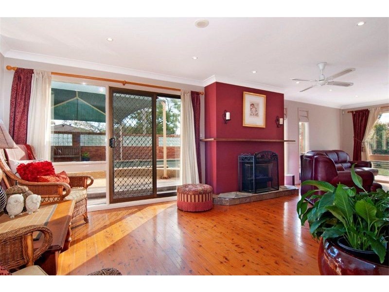 12 Paine Ave, Moorebank NSW 2170