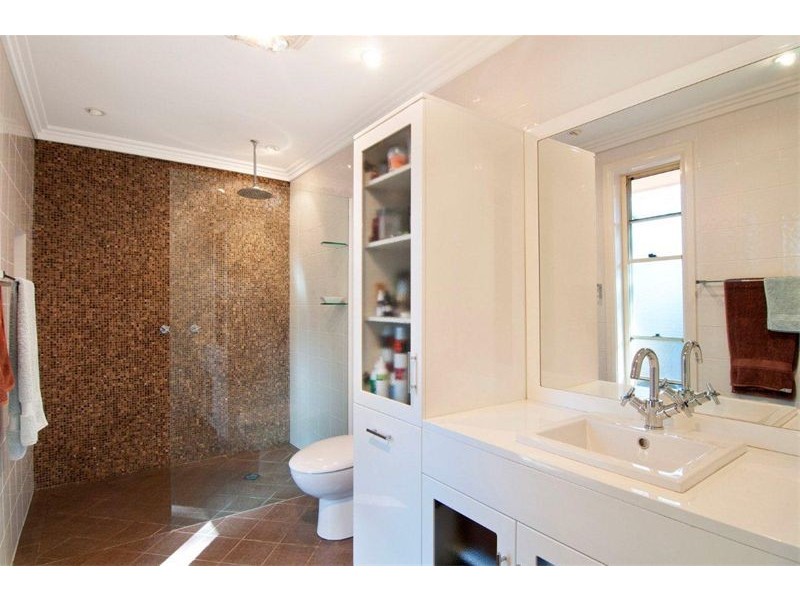 12 Paine Ave, Moorebank NSW 2170