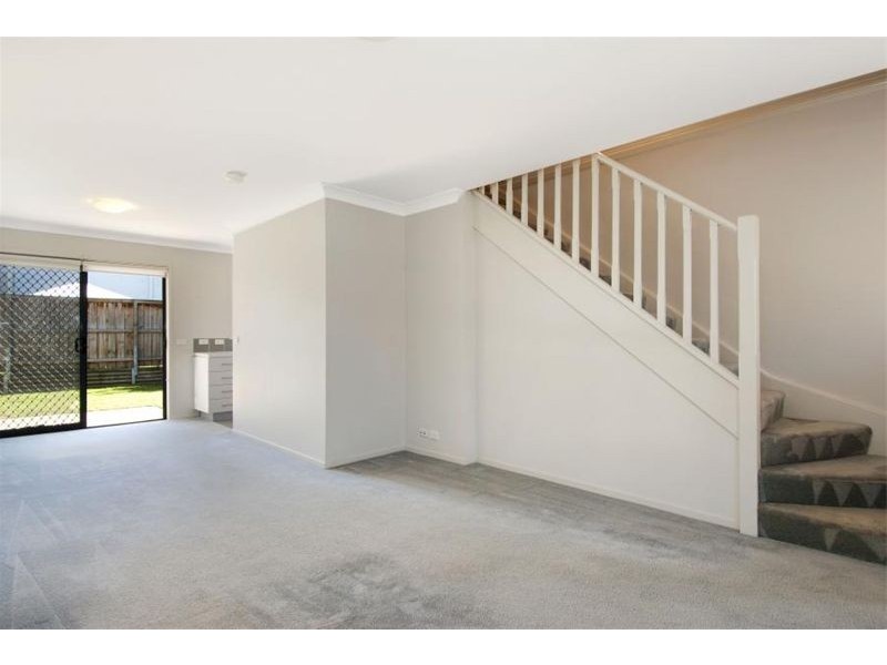 6 Whitfield Pde, Hammondville NSW 2170