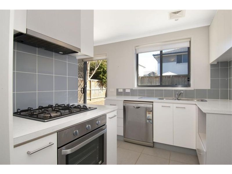 6 Whitfield Pde, Hammondville NSW 2170