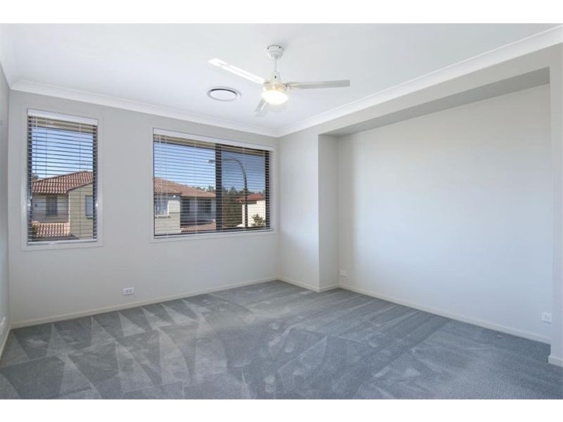 6 Whitfield Pde, Hammondville NSW 2170