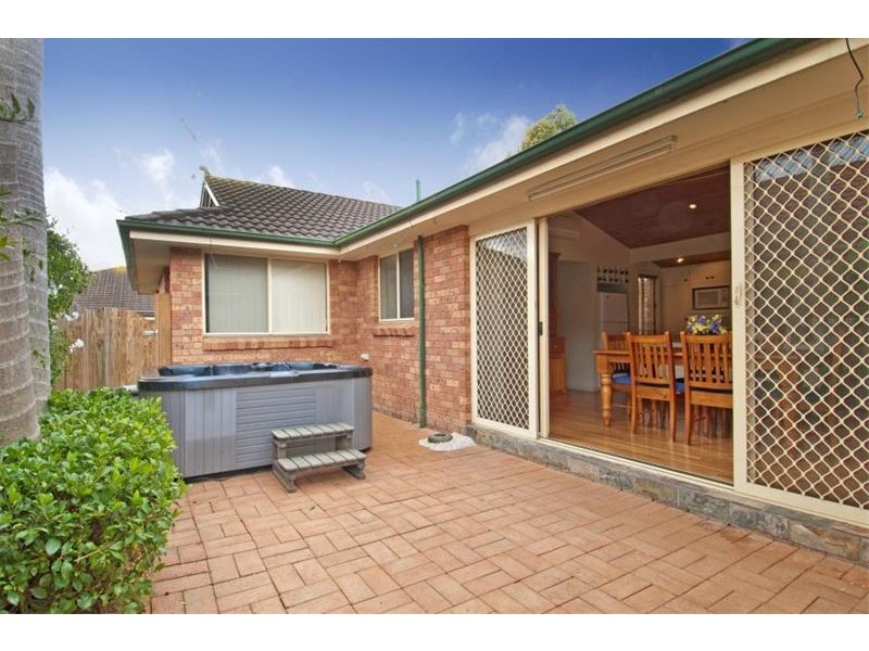 14 Tomago Crt, Wattle Grove NSW 2173