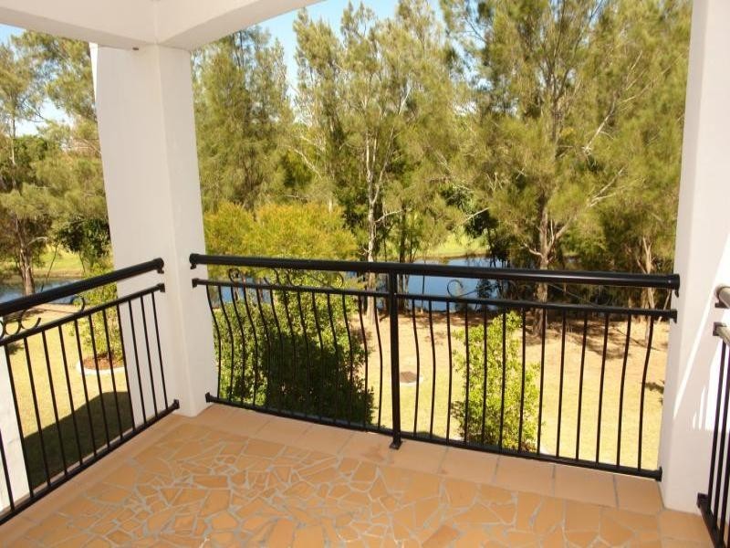 8868 Magnolia Drive East, Hope Island QLD 4212