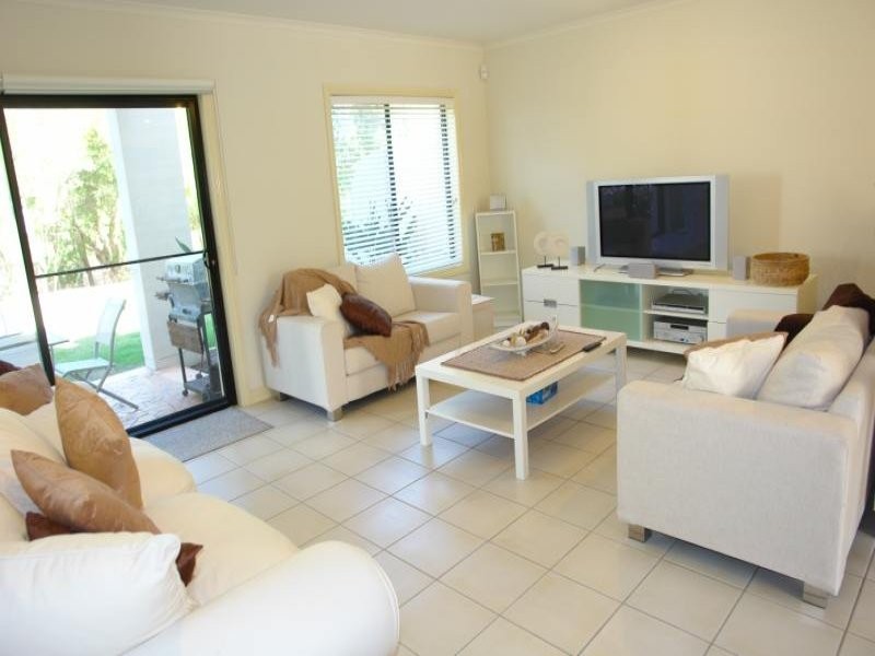 8868 Magnolia Drive East, Hope Island QLD 4212