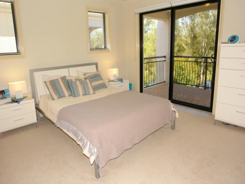 8868 Magnolia Drive East, Hope Island QLD 4212